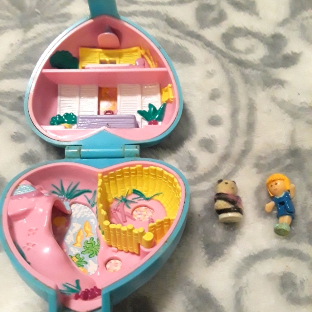 Vintage Polly Pocket Blue Bird with 2 miniature Polly figures